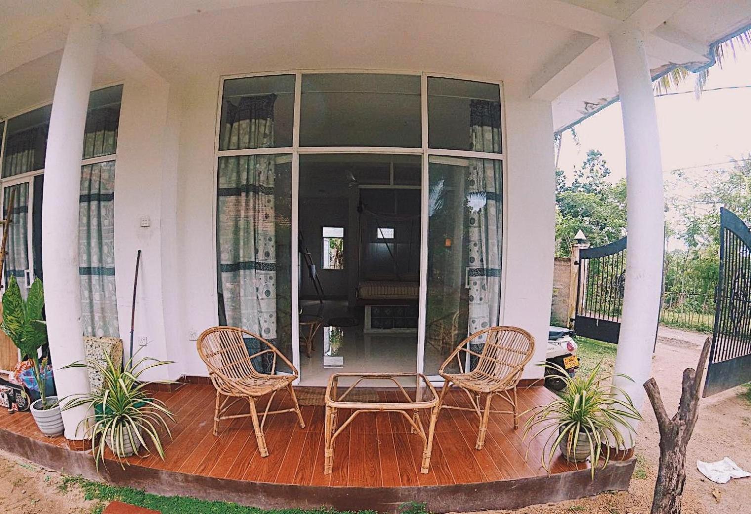 Lotus Surf House Hotel Midigama Timur Ruang foto