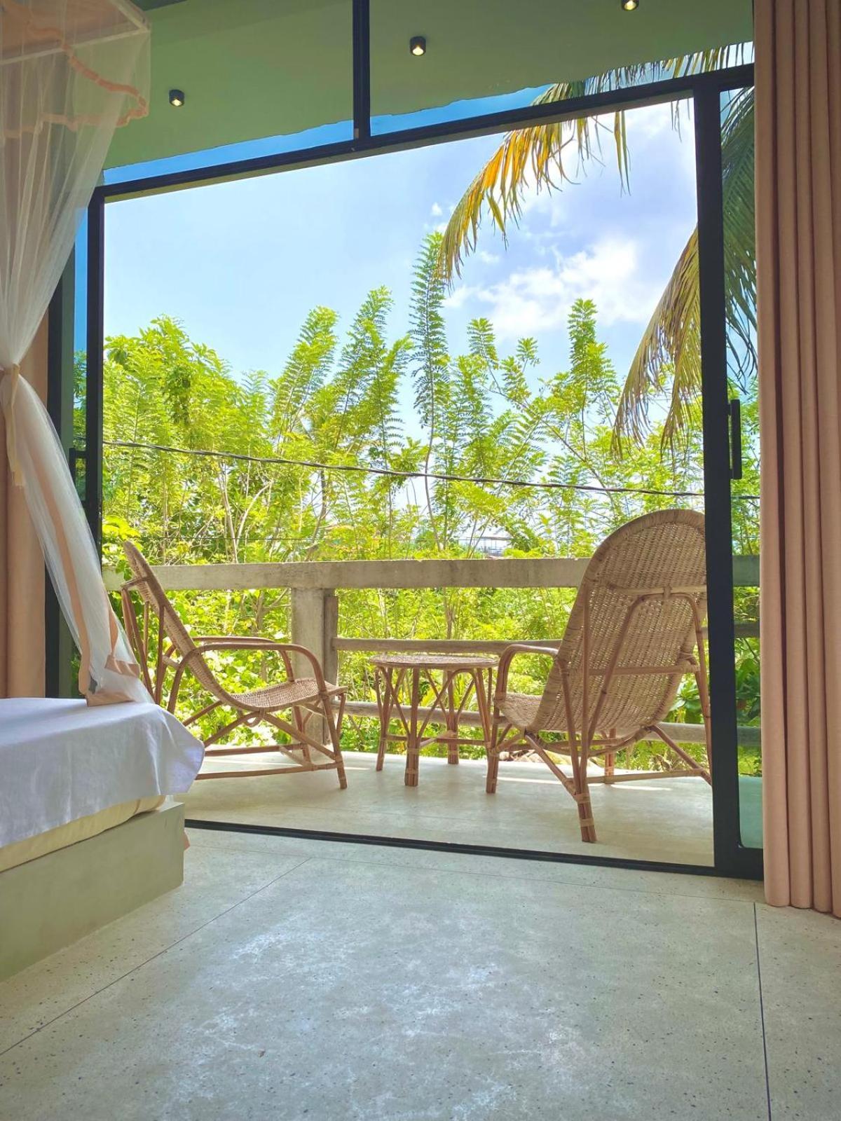 Lotus Surf House Hotel Midigama Timur Bagian luar foto