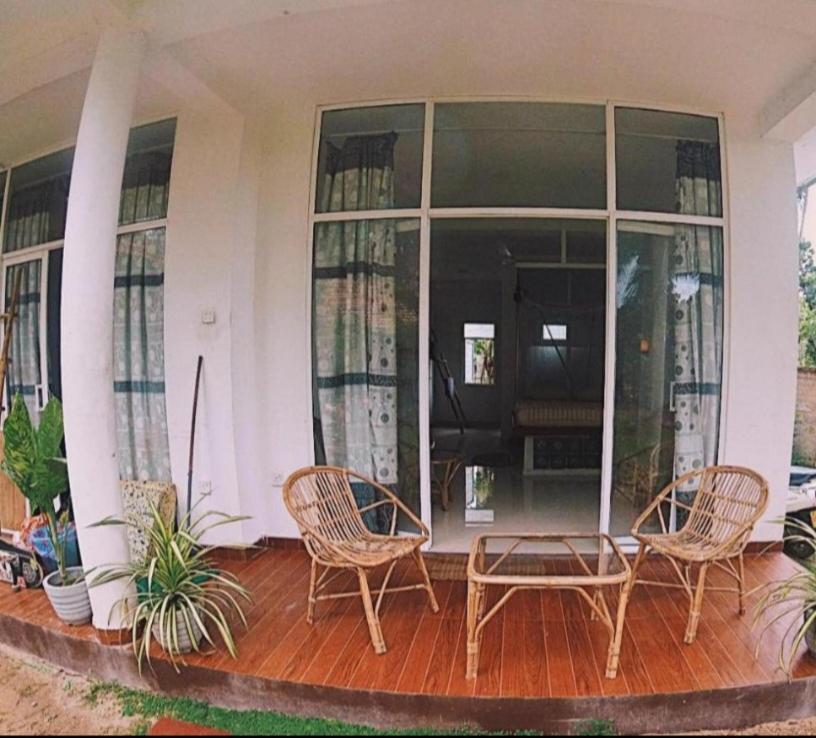 Lotus Surf House Hotel Midigama Timur Ruang foto